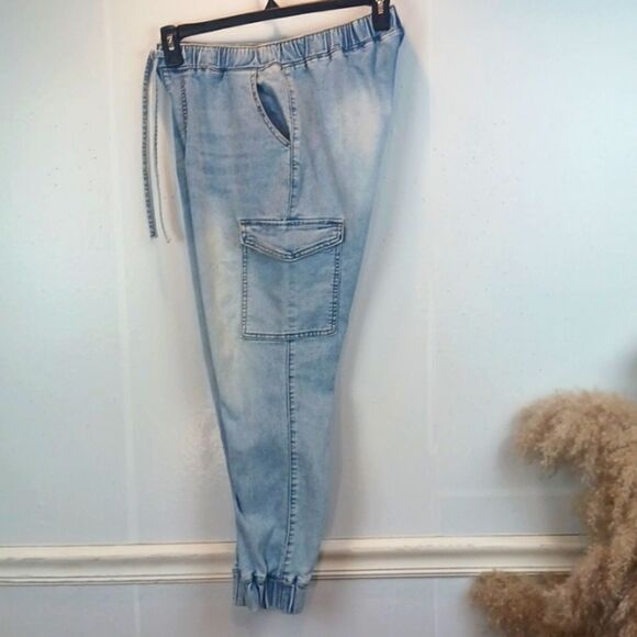 ALMOST FAMOUS stretch light wash denim joggers size large - Picture 10 of 12